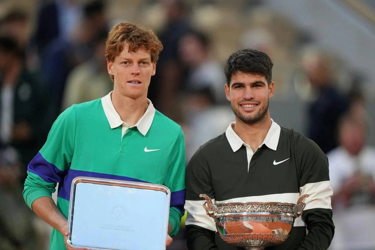 Pertarungan Raksasa: Alcaraz vs Sinner, Siapa yang Akan Dominasi Era Baru Tennis?