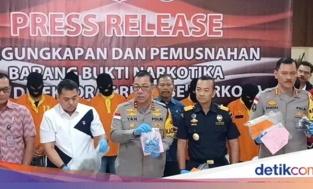 Polda Kepri Musnahkan Sabu, Ekstasi, dan Etomidate dalam 24 Kasus Polda Kepri Musnahkan Sabu, Ekstasi, dan Etomidate dalam 24 Kasus