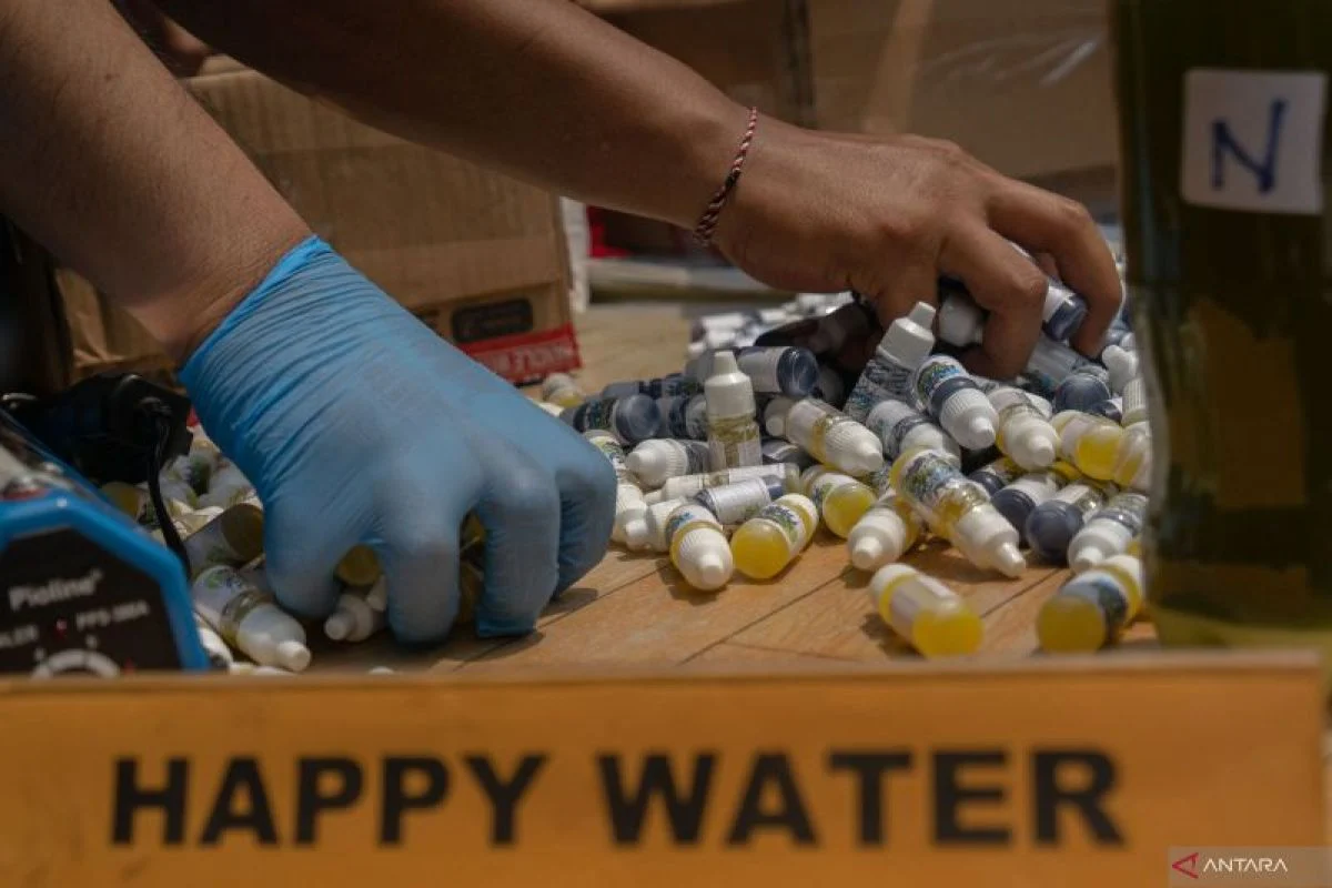 Polisi Bongkar Laboratorium Ekstasi dan Happy Water di Apartemen Cipinang