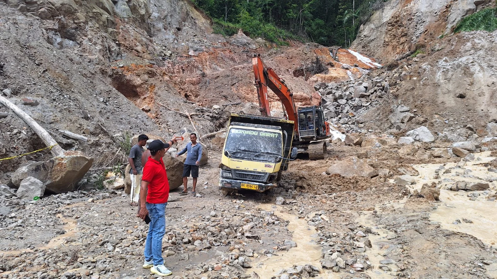 Polisi Olah TKP Empat Pekerja Tewas di Jakarta Selatan