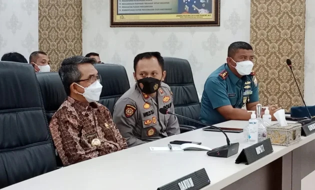 Polri Gelar Rapat Lintas Sektor Bahas Dampak Eskalasi Konflik Global Polri Gelar Rapat Lintas Sektor Bahas Dampak Eskalasi Konflik Global