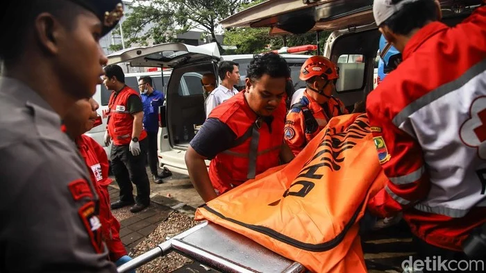Polri Identifikasi 10 Korban Kecelakaan Kereta di Stasiur Bekasi Timur, Ini Daftar Lengkapnya