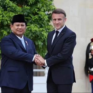 Prabawi dan Macron Bertemu Empat Mata di Paris, Memperkuat Kerja Sama Bilateral serta Membahas Isu Global