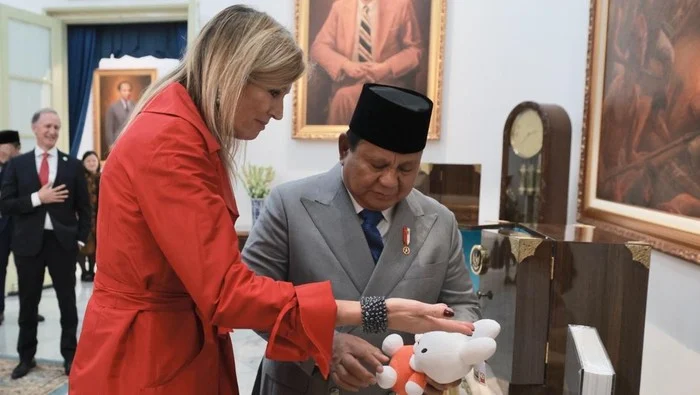 Prabowo Hadiahi Presiden Korea Selatan Baju Khusus untuk Bobby