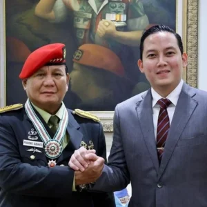 Prabowo Ungkap Selamat HUT Ke-74 Kopassus Lewat Foto Pakai Baret Merah
