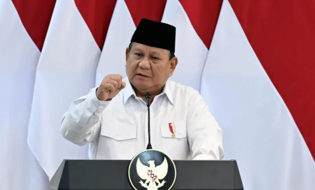 Presiden Prabowo Pimpin Raker Sore Ini Setelah Rutinitas Renang Pagi 05.00 WIB – Kabinet & Dirut BUMN Diundang!