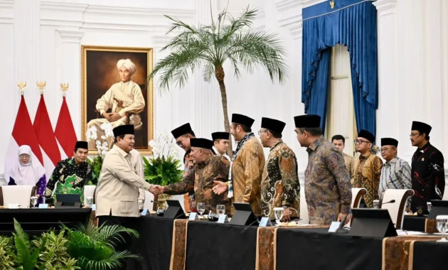 Presiden Prabowo Subianto Gelar Pertemuan Kabinet untuk Tindak Lanjut Lawatan dan Percepat Program Nasional
