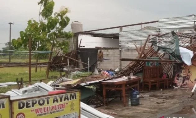 Puluhan Rumah dan Fasilitas Umum di Klaten Rusak Akibat Angin Kencang