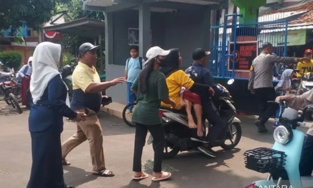 Puluhan Siswa dari Empat Sekolah di Jakarta Timur Diduga Keracunan Spageti MBG