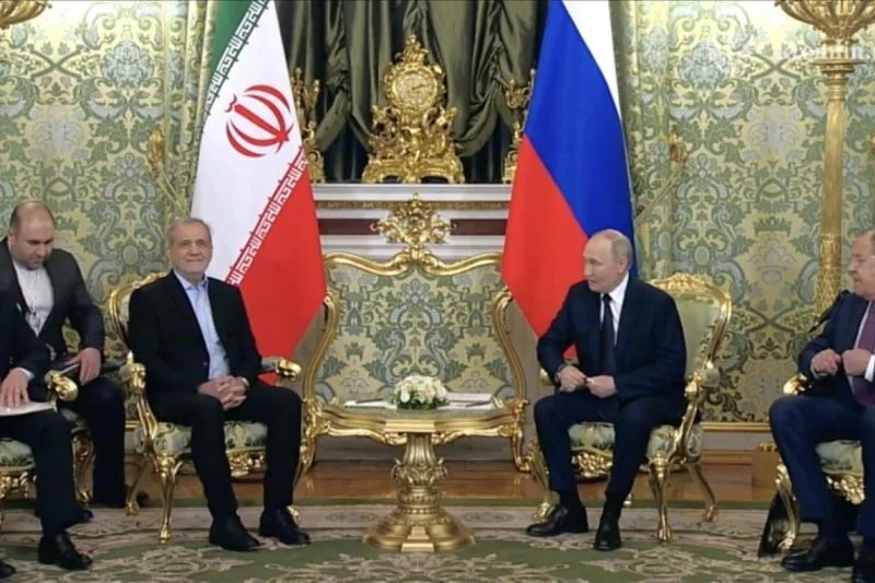 Putin dan Pezeshkian bahas perkembangan situasi Timur Tengah