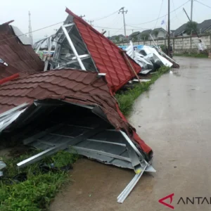 Puting Beliung Rusak 27 Rumah di Bekasi
