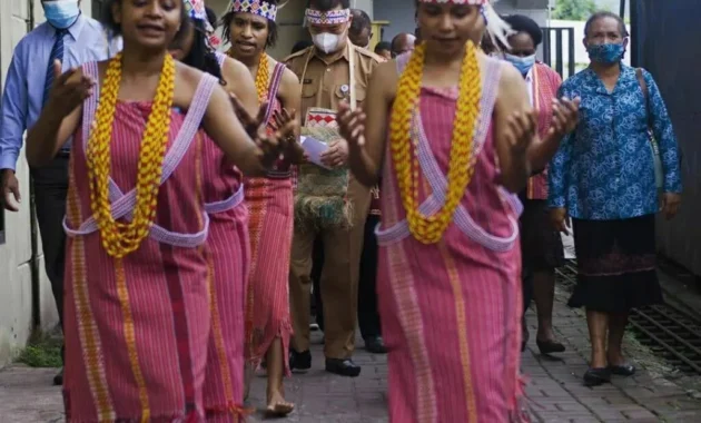 Putra Suku Kokoda Dikukuhkan Jadi Imam Muda di Papua Putra Suku Kokoda Dikukuhkan Jadi Imam Muda di Papua