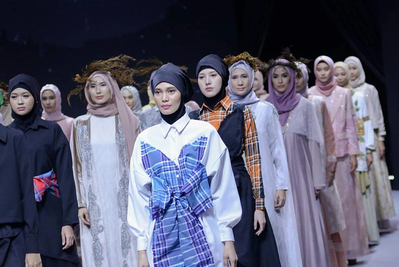 Rahasia Nyak Sandang: Dari Garasi ke Panggung Internasional, Simak Transformasi Fashion Indonesia yang Mengguncang Pasar!