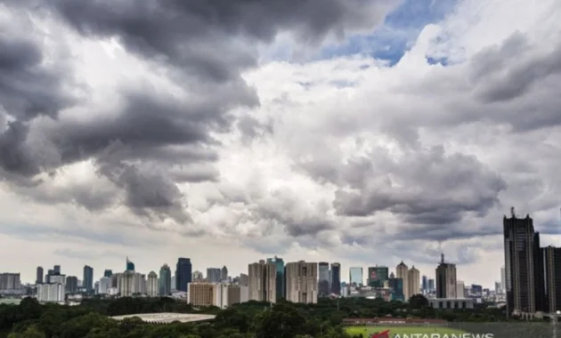 Ramalan Cuaca April 2026: Cerah Berawan di Jatim, Hujan Lebat di Malang, dan Ancaman Hujan Guyur di Jabodetabek