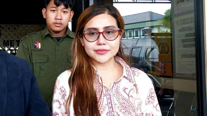 Ratu Meta dan Anisa Bahar Laporkan Polisi: Uang Ratusan Juta Diduga Dibawa Kabur Teman NV
