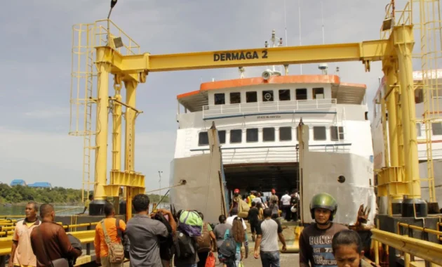 Ratusan Peziarah Manfaatkan Penyeberangan Gratis ke Larantuka, NTT