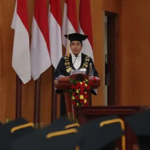 Rektor UT Apresiasi Wisudawan di Korea, Sementara UT Amerika Raih Prestasi Penelitian dan Kontroversi Gaji Pelatih