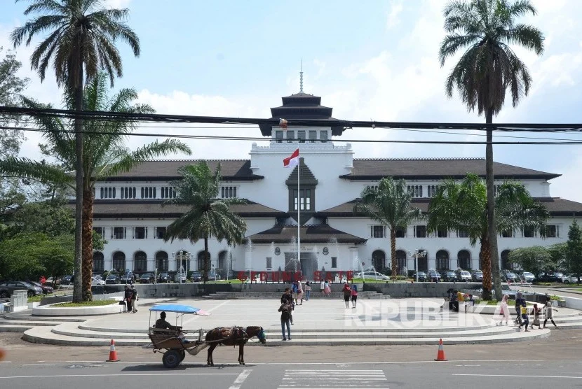 Revitalisasi Gedung Sate: Jalan Diponegoro Dialihkan, Integrasi Plaza dan Gasibu Dimulai