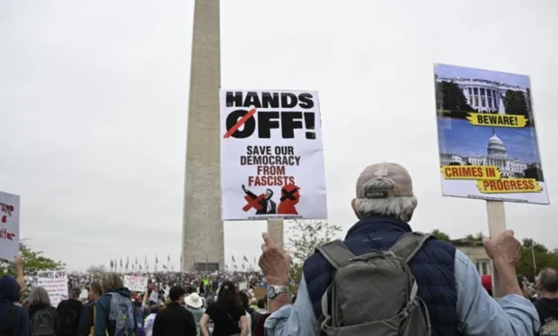 Ribuan Warga Amerika Bangkit dalam Aksi ‘No Kings’, 8 Juta Turun ke Jalan Tolak Trump Ribuan Warga Amerika Bangkit dalam Aksi ‘No Kings’, 8 Juta Turun ke Jalan Tolak Trump