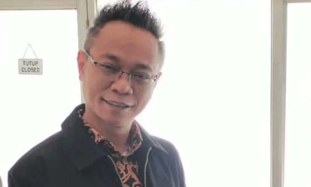 Rismon Siapkan Pengakuan Mengejutkan, Ade Darmawan Tegaskan: Jangan Ada yang Pura-Pura Gila Rismon Siapkan Pengakuan Mengejutkan, Ade Darmawan Tegaskan: Jangan Ada yang Pura-Pura Gila