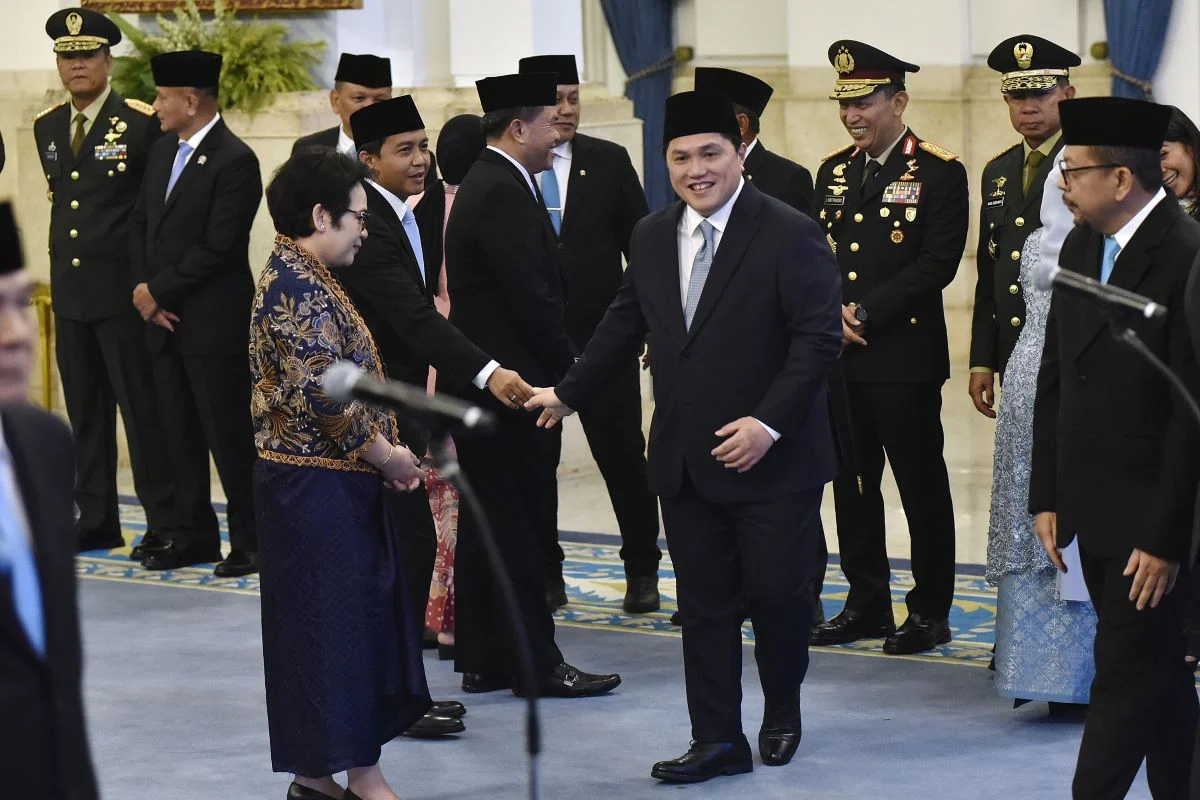 Rocky Gerung Hadiri Pelantikan Menteri Baru di Istana Meski Sering Kritis pada Pemerintahan Prabowo