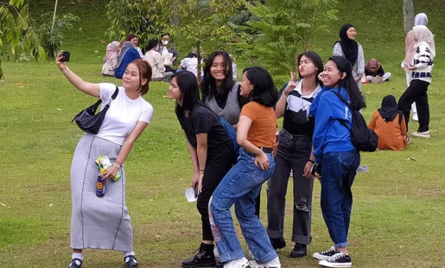 Ronaldo Nazario Antusias Menikmati Suasana GBK di Jakarta
