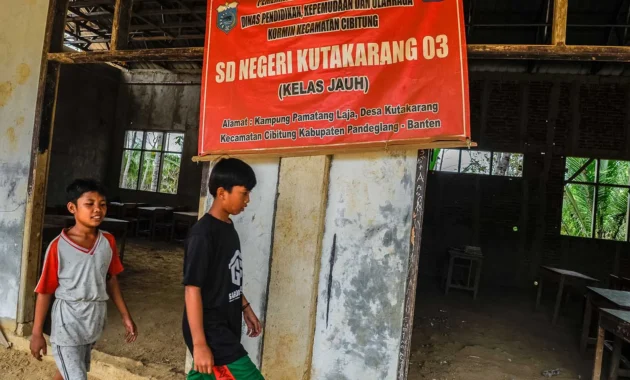 Ruang Kelas SD Negeri Kutakarang 03 Rusak Berat Akibat Pergerakan Tanah di Pandeglang