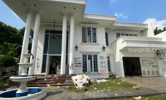 Rumah Dijarah Hingga Kosong, Uya Kuya Tegas Tak Mau Jual karena Nilai Sejarah