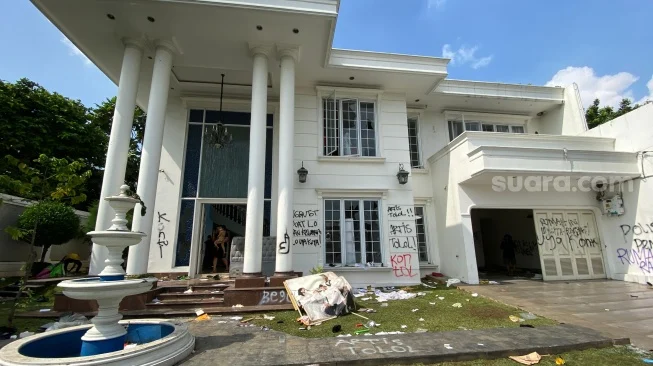 Rumah Dijarah Hingga Kosong, Uya Kuya Tegas Tak Mau Jual karena Nilai Sejarah