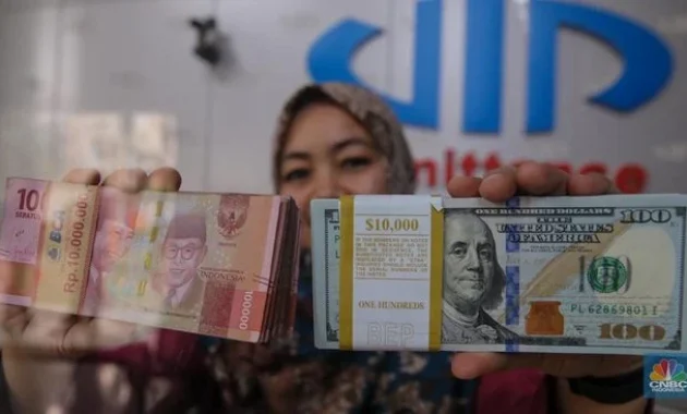 Rupiah Ambruk, Dolar AS Tembus Rp17.300, Ini Respons Pemerintah