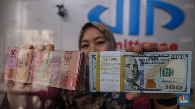 Rupiah Ambruk, Dolar AS Tembus Rp17.300, Ini Respons Pemerintah