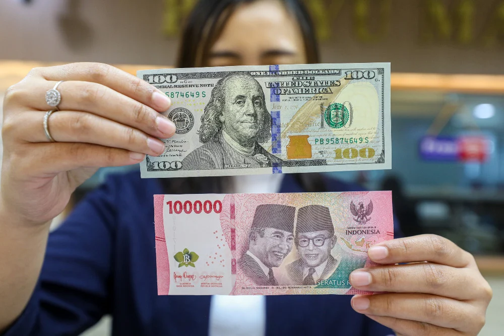 Rupiah Sentuh Rp17.304 per Dolar AS, Faktor Eksternal Jadi Sebab Utama