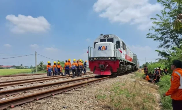 Saksi Selamat Ungkap Klakson KA Argo Bromo Anggrek Terus Meraung Jauh Sebelum Kecelakaan, Evakuasi Lambat di Stasiun Bekasi Timur