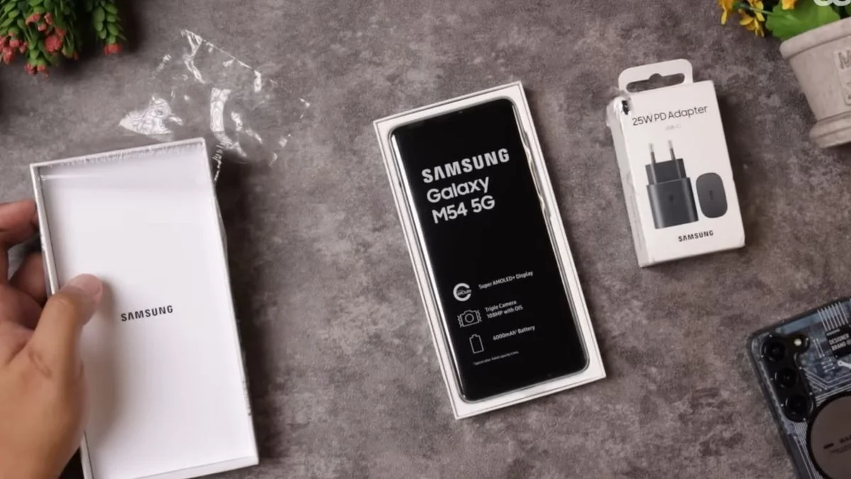 Samsung Galaxy M54 5G: Baterai Besar yang Menguasai Segmen Mid‑Range, Layar Lebih Tajam dari Saingannya