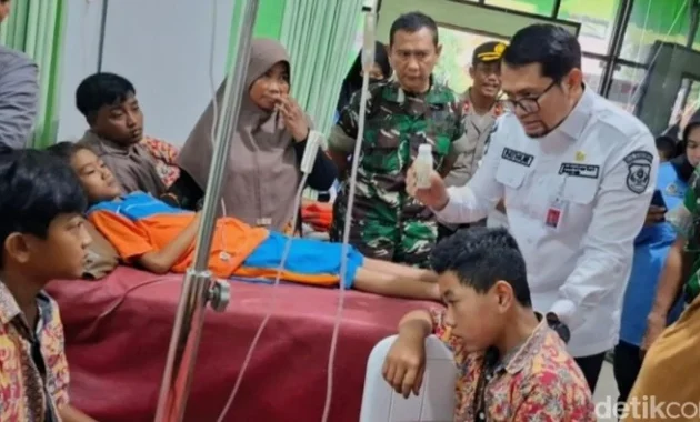 Sejumlah Siswa di Duren Sawit Diduga Alami Gangguan Kesehatan Usai Konsumsi MBG, BGN Minta Maaf Sejumlah Siswa di Duren Sawit Diduga Alami Gangguan Kesehatan Usai Konsumsi MBG, BGN Minta Maaf