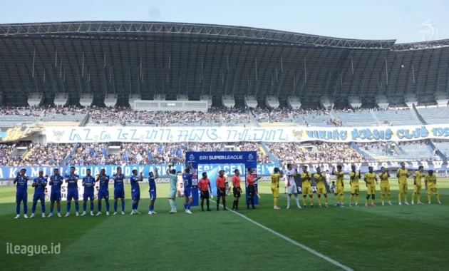 Semen Padang Terkalahkan 0-2 oleh Persib Bandung