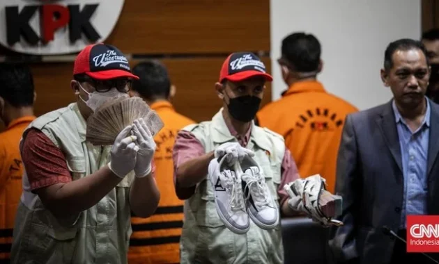 Sepatu Louis Vuitton Disita KPK Terkait Dugaan Hasil Korupsi Bupati Tulungagung