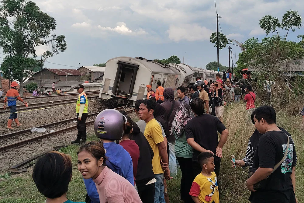 Sepenggal Kisah Duka dari Kecelakaan Kereta di Stasiun Bekasi Timur