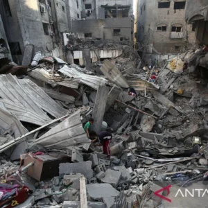 Serangan Udara Israel di Gaza Bikin 7 Korban Jiwa, Polisi dan Warga Sipil Tertembak – Apa yang Terjadi?