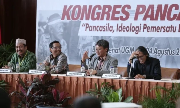 Seruan Ganti Presiden Menguat: Mahfud MD Tegaskan Bukan Makar, Minta Pemerintah Introspeksi