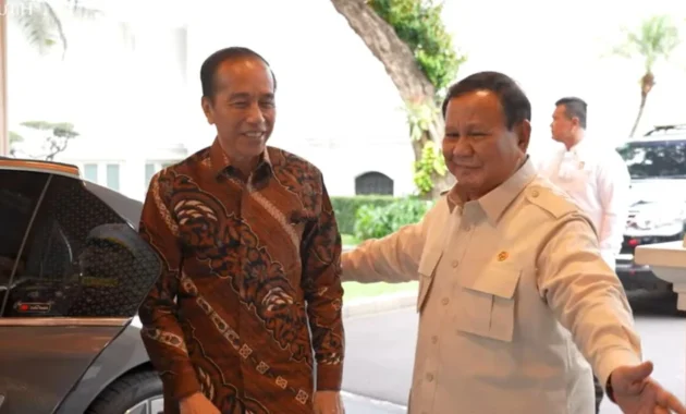 Seskab Teddy Bagikan Rutinitas Renang Presiden Prabowo Setiap Pagi Jam 5