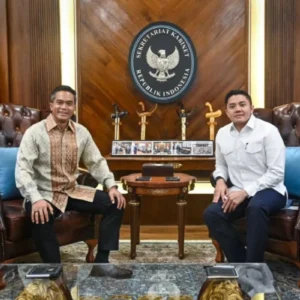Seskab Teddy Silaturahmi Idul Fitri ke Wapres Gibran, Bahas Isu Terkini Nasional