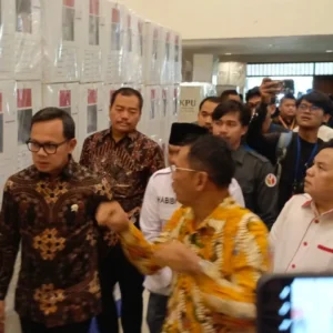 Sidak WFH ASN di Kota Bogor, Wamendagri Bima Arya Pastikan Kinerja dan Efisiensi
