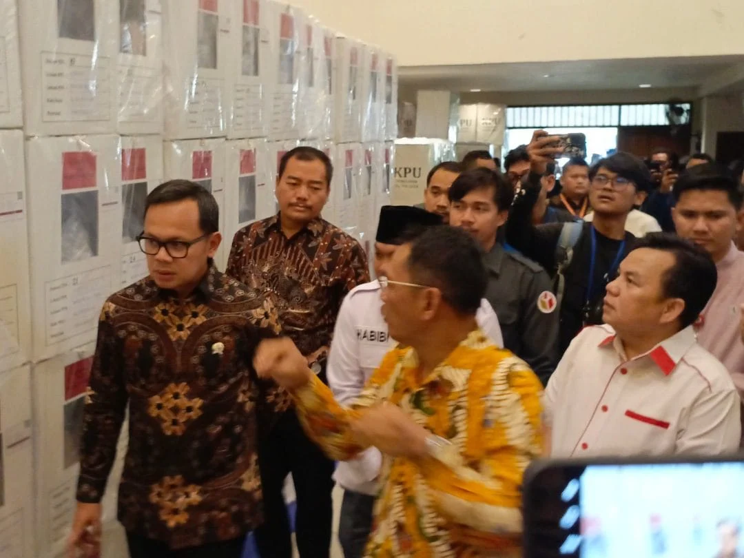 Sidak WFH ASN di Kota Bogor, Wamendagri Bima Arya Pastikan Kinerja dan Efisiensi