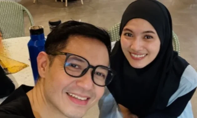 Skandal Besar! Dude Harlino dan Alyssa Soebandono Terjerat Dugaan Penipuan PT DSI, Klaim Jadi BA dengan Kontrak Terbatas Skandal Besar! Dude Harlino dan Alyssa Soebandono Terjerat Dugaan Penipuan PT DSI, Klaim Jadi BA dengan Kontrak Terbatas