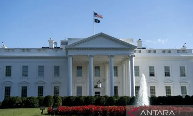 Skandal Bryon Noem: Dari Foto Bimbofikasi hingga Tuduhan Blackmail di Gedung Putih