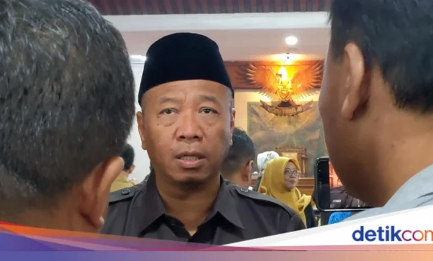 Skandal Korupsi Bupati Tulungagung: Gatut Sunu Wibowo Diduga Peras OPD hingga Rp2,7 Miliar Skandal Korupsi Bupati Tulungagung: Gatut Sunu Wibowo Diduga Peras OPD hingga Rp2,7 Miliar