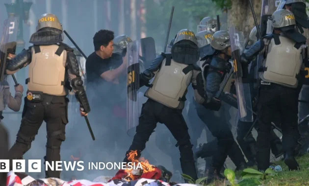 Skandal Rp2,4 Triliun: Dude Harlino Diperiksa Polisi, Nasabah Gertak dengan Tindakan Kekerasan Skandal Rp2,4 Triliun: Dude Harlino Diperiksa Polisi, Nasabah Gertak dengan Tindakan Kekerasan
