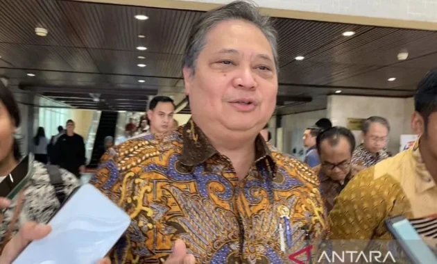 Soal Wacana Pemotongan Gaji Menteri 25 Persen, Airlangga Hartarto Sebut Belum Pernah Dibahas Soal Wacana Pemotongan Gaji Menteri 25 Persen, Airlangga Hartarto Sebut Belum Pernah Dibahas