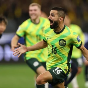 Socceroos Guncang Curacao: Debut Gemilang Lucas Herrington dan Kisah Aziz Behich yang Menggugah